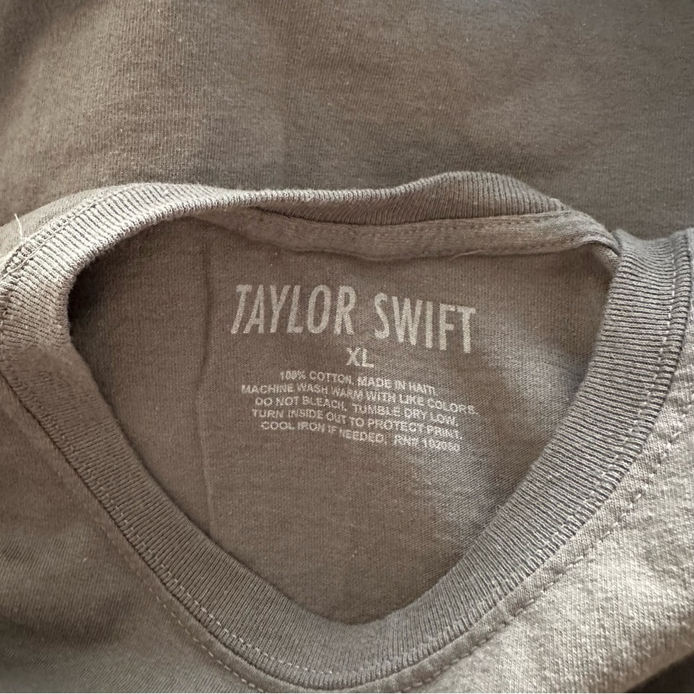 Taylor Swift Red Taylor’s Version Dark Gray Tshir… - image 7